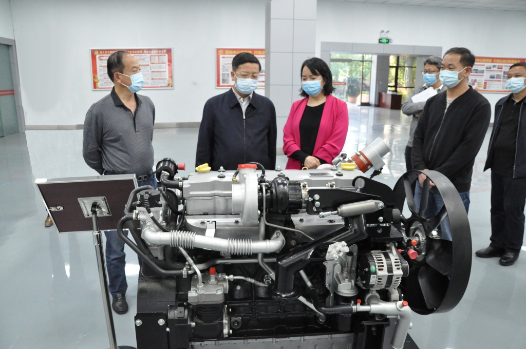 中国（云南）自由商业试验区昆明片区、、、昆明经济手艺开发区党工委主要向导到1929cc威尼斯动力开展调研